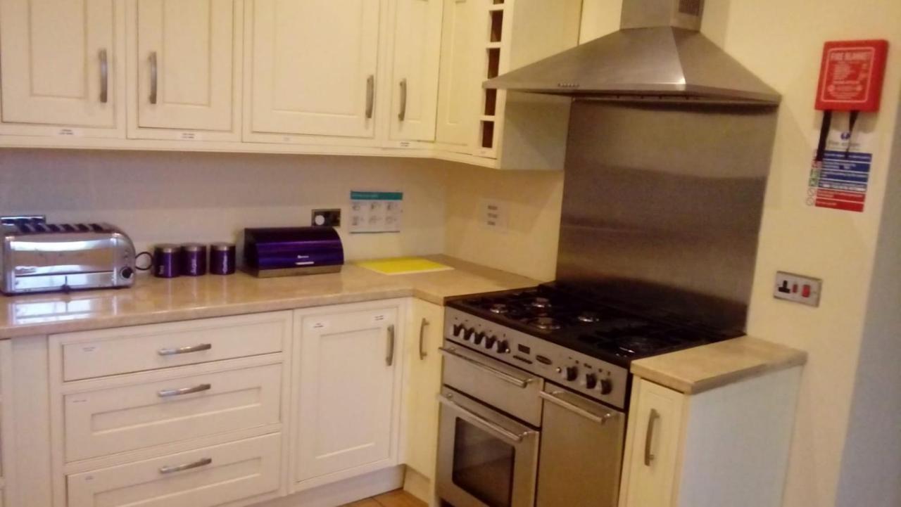 Carer 4 You Residential Home Upholland エクステリア 写真