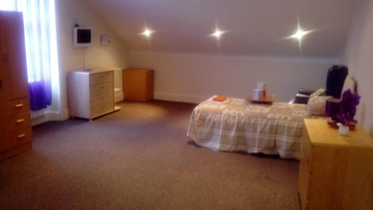 Carer 4 You Residential Home Upholland エクステリア 写真